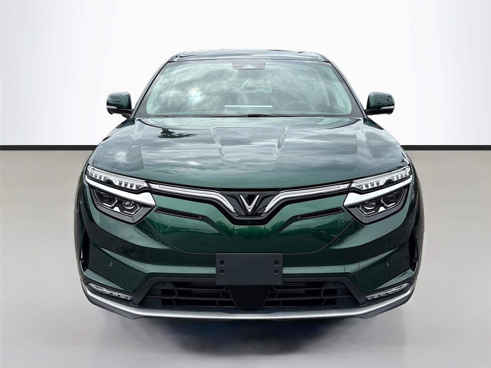 New 2025 VinFast VF 8 Eco AWD/4WD image 2