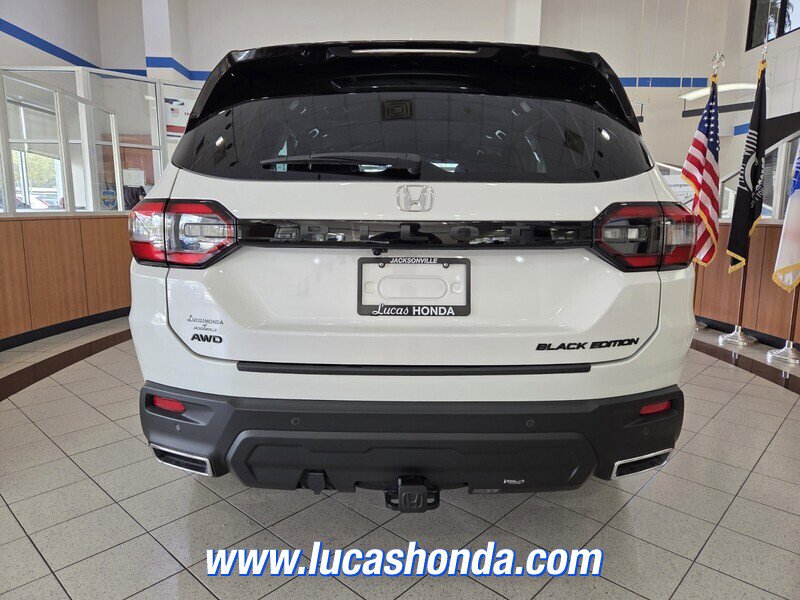 Used 2025 Honda Pilot Black Edition image 5