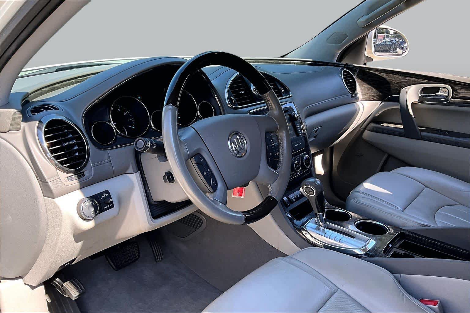 Used 2013 Buick Enclave Premium FWD image 16