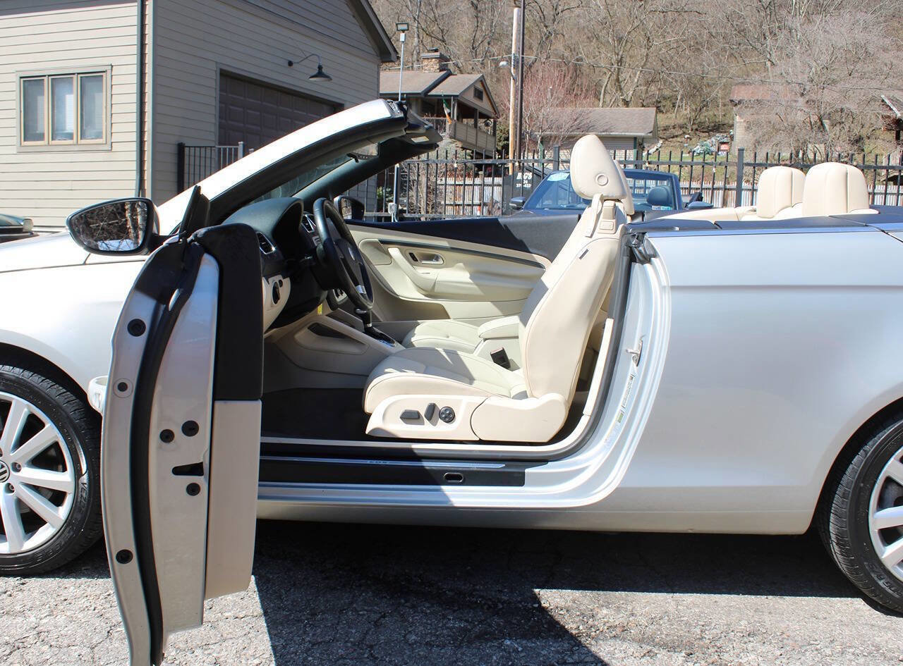 Used 2009 Volkswagen Eos Komfort FWD image 16
