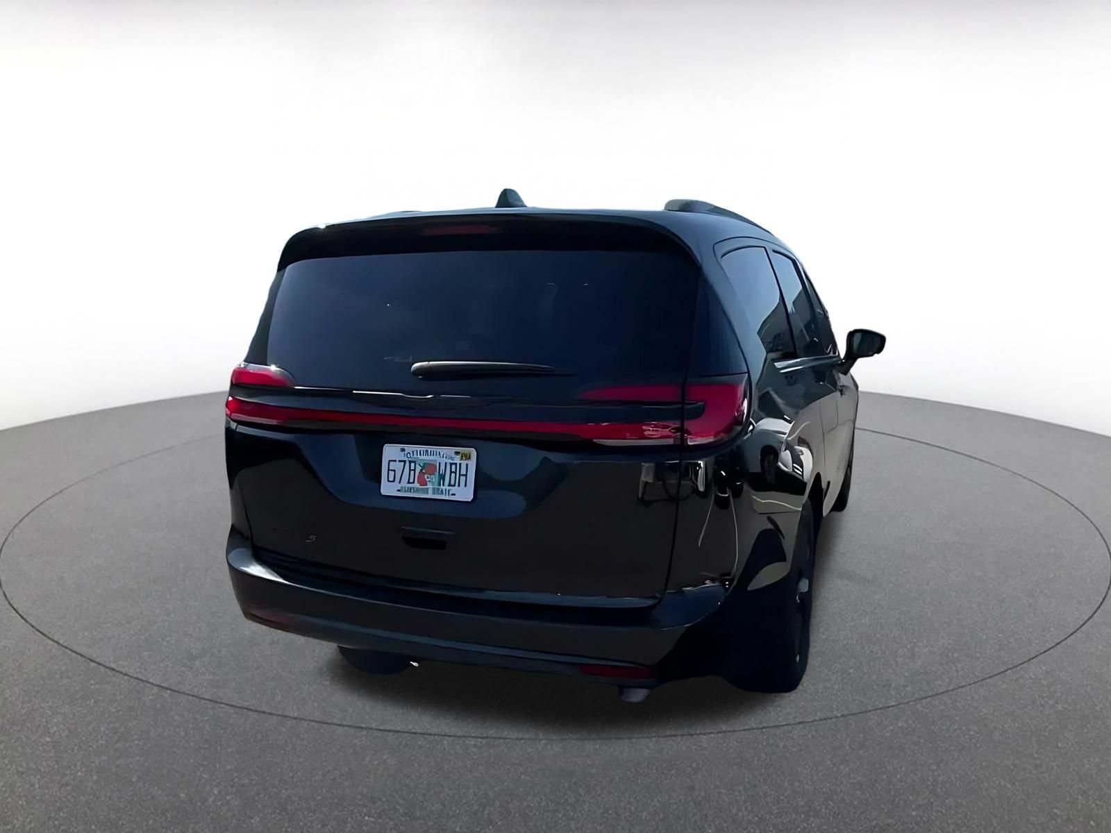 Used 2025 Chrysler Pacifica Limited FWD image 13