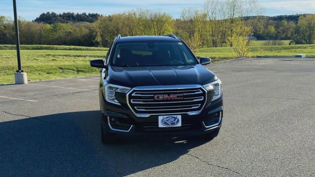 Used 2024 GMC Terrain SLT AWD/4WD image 3