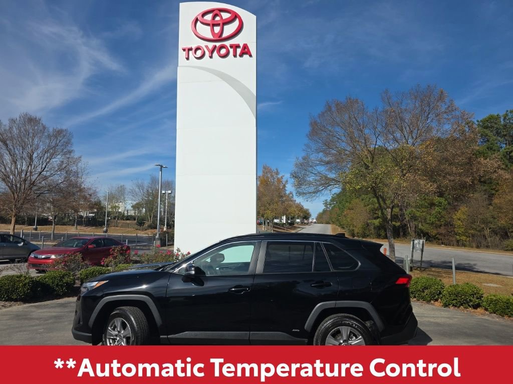 Used 2024 Toyota RAV4 XLE image 4