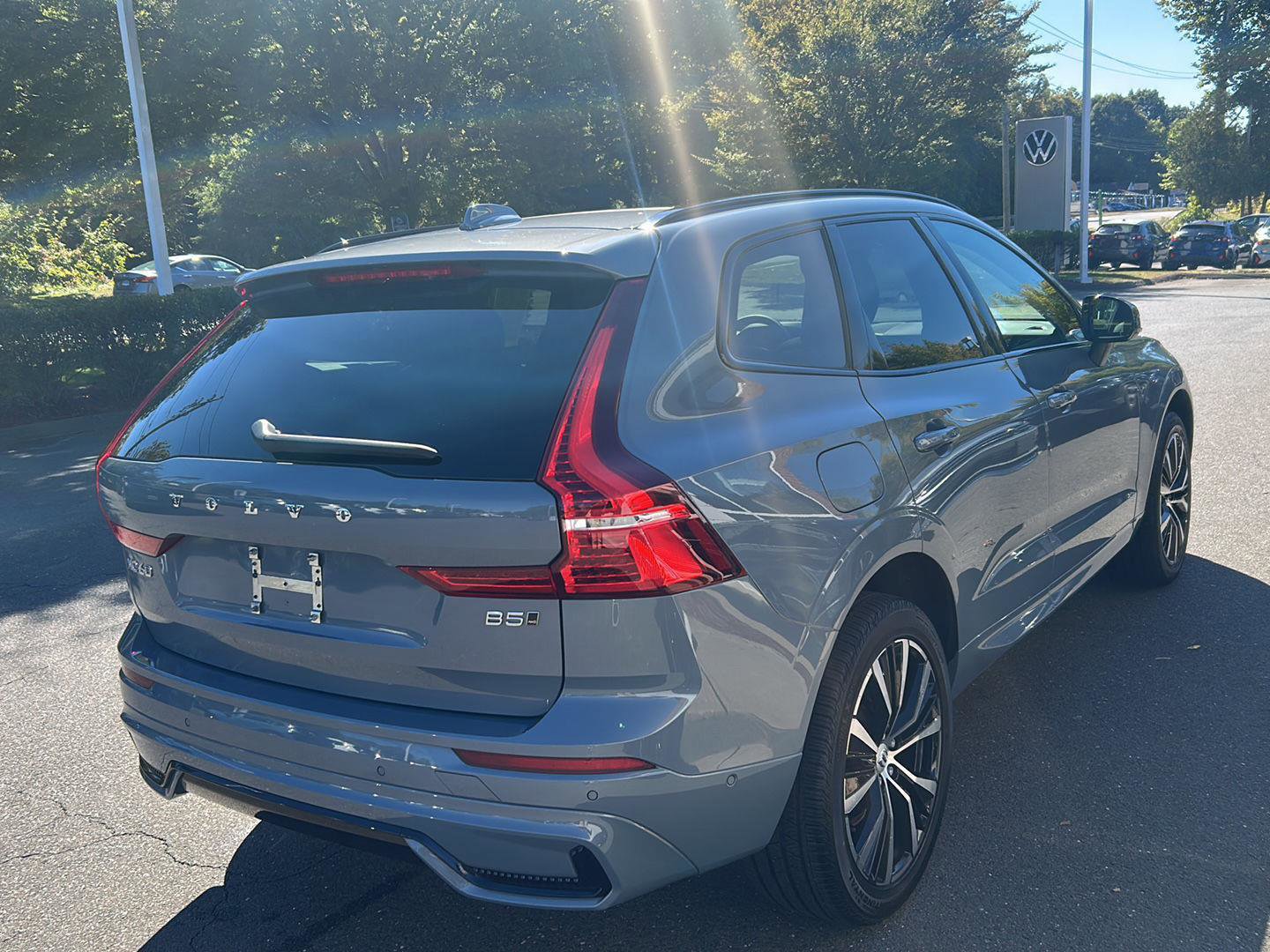 Used 2024 Volvo XC60 B5 Plus w/ Climate Package image 6