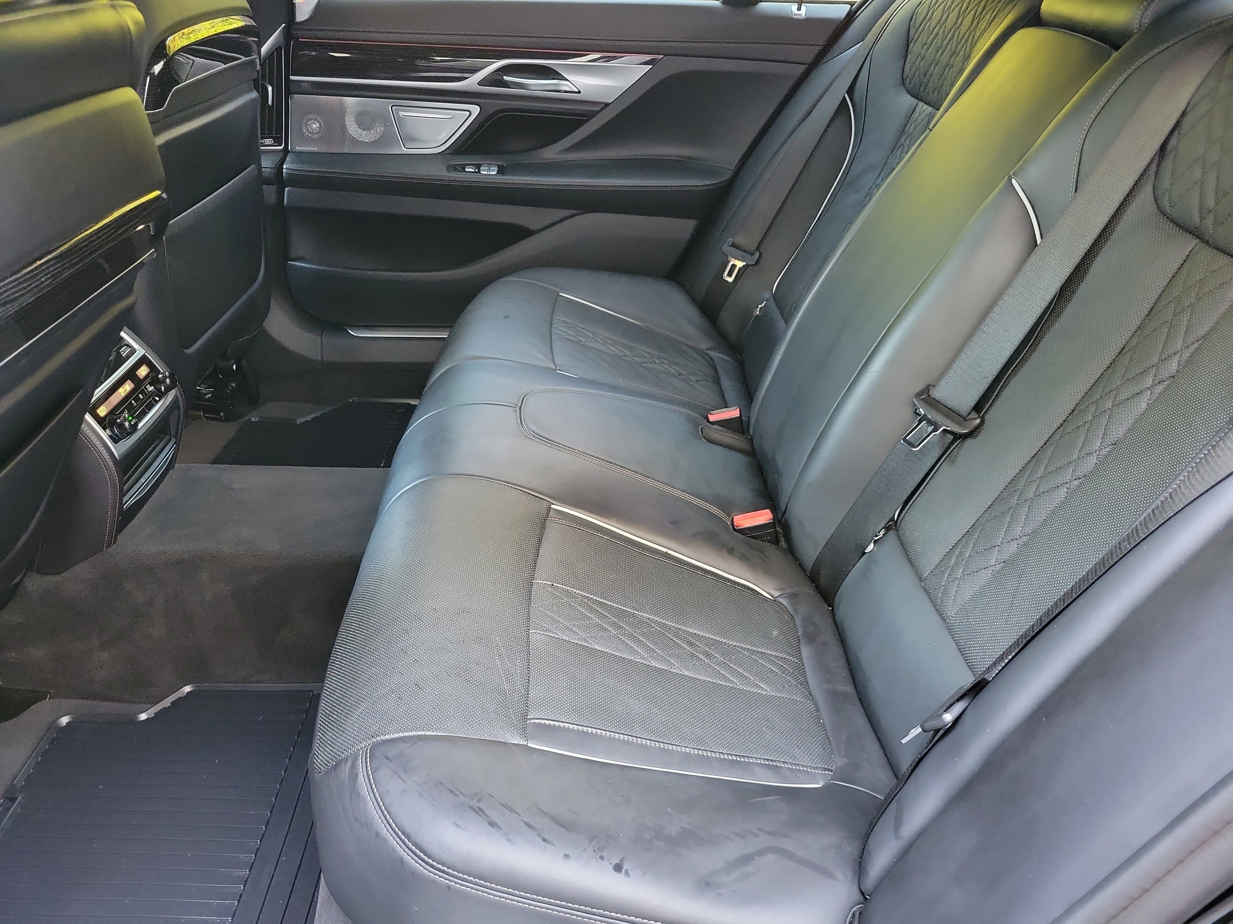 Used 2019 BMW 750i xDrive w/ Executive Package image 16