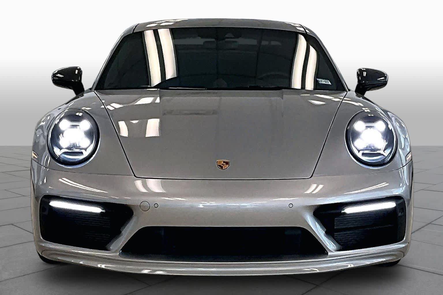 Used 2024 Porsche 911 Carrera T RWD image 3