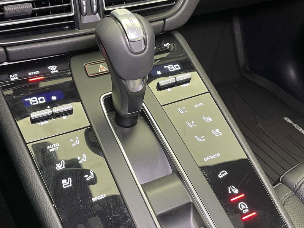 Certified 2025 Porsche Macan image 34