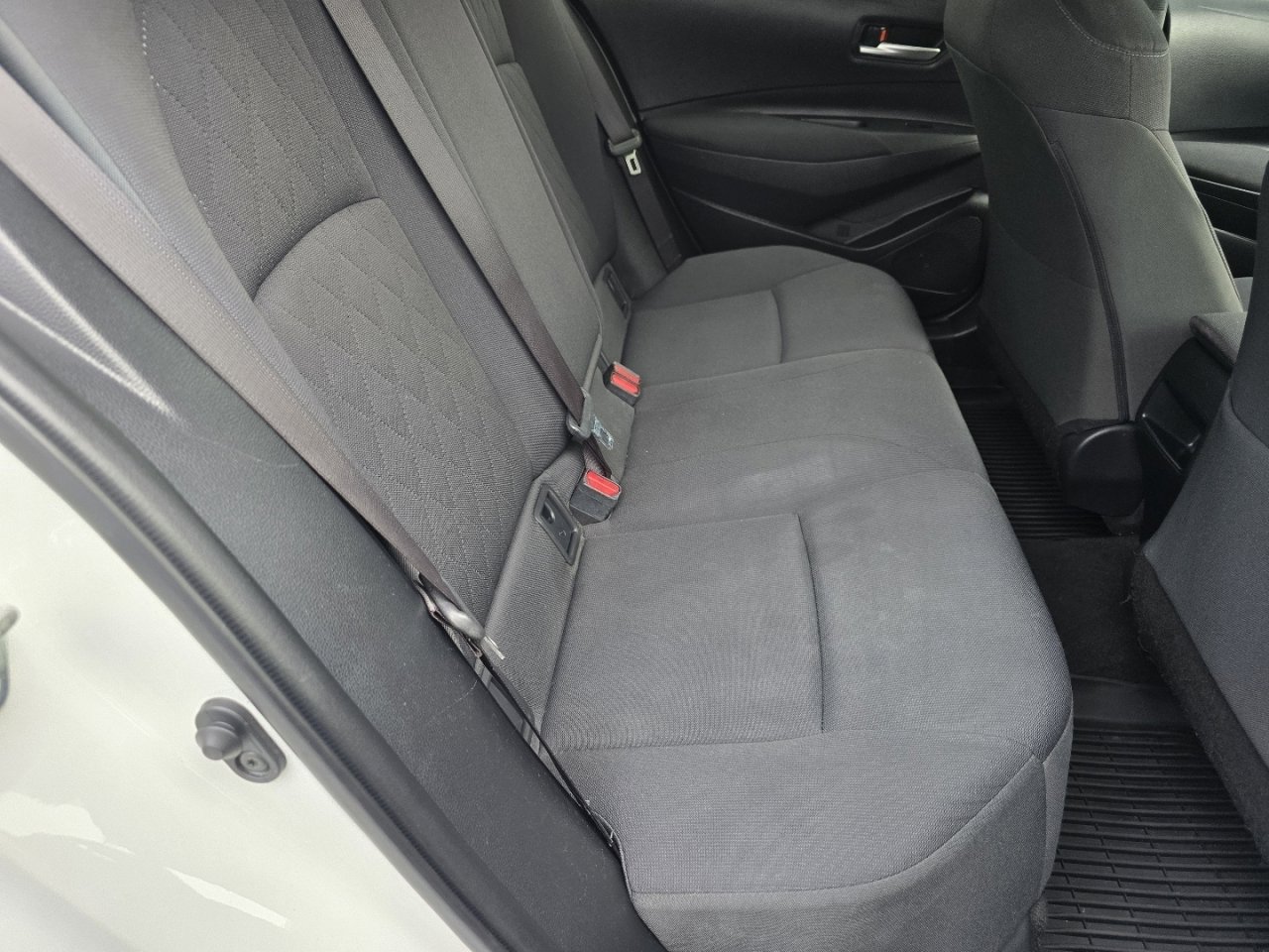 Used 2020 Toyota Corolla LE image 14