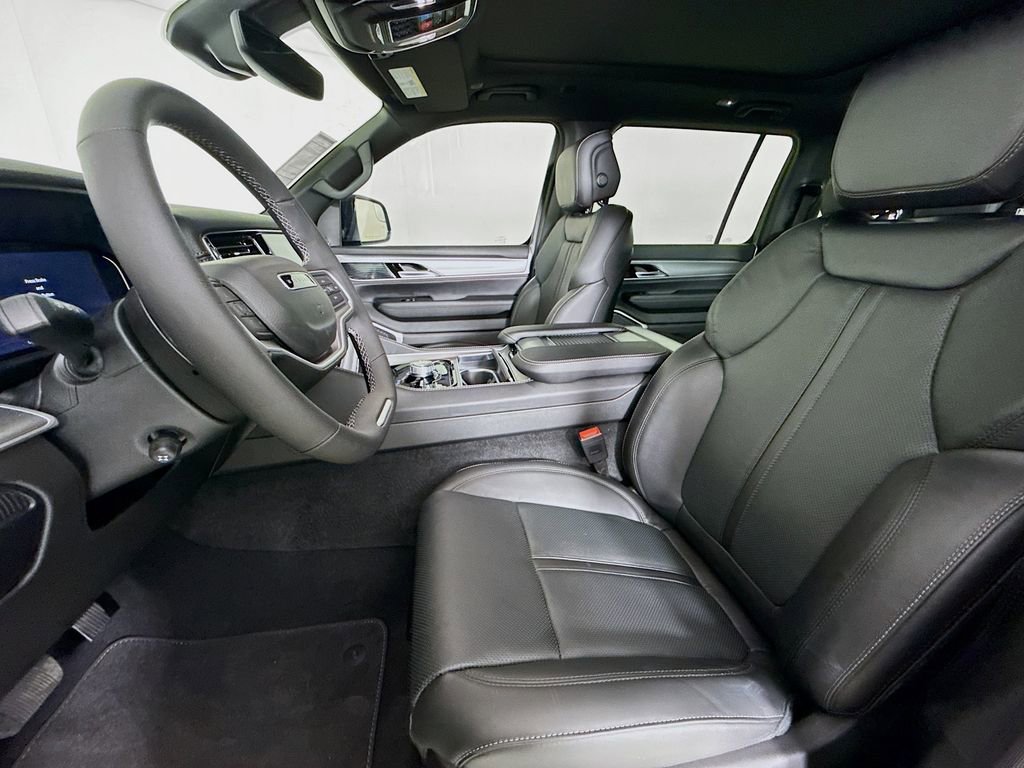 New 2025 Jeep Wagoneer 4WD image 22