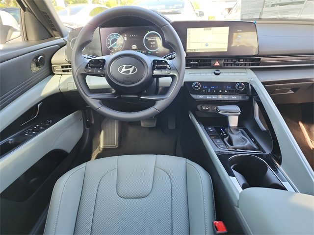 New 2025 Hyundai Elantra Limited image 11