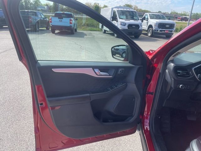 Used 2020 Ford Escape SEL image 19