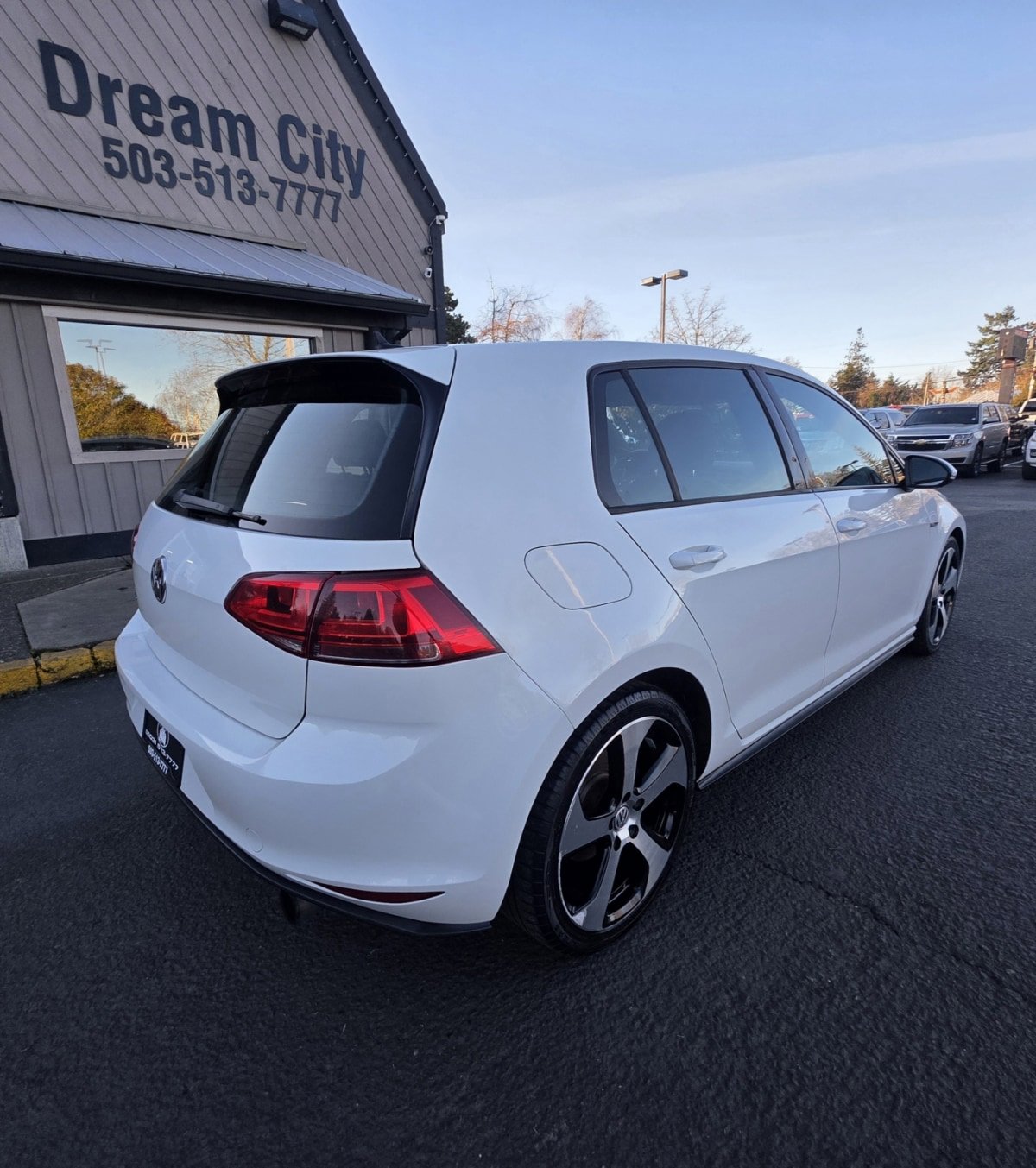 Used 2015 Volkswagen GTI SE FWD image 5