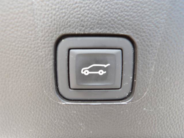 Used 2023 Chevrolet Traverse LT AWD/4WD image 35
