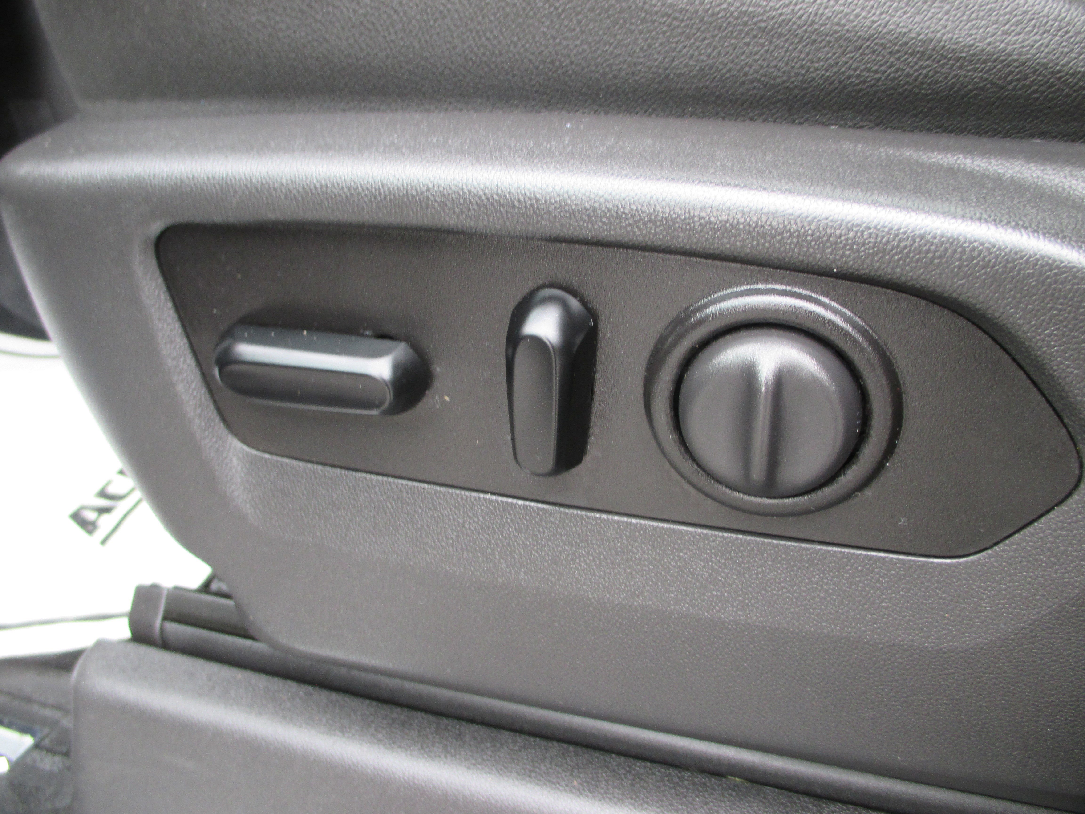 Used 2020 Chevrolet Silverado 2500 LTZ w/ LTZ Premium Package image 19