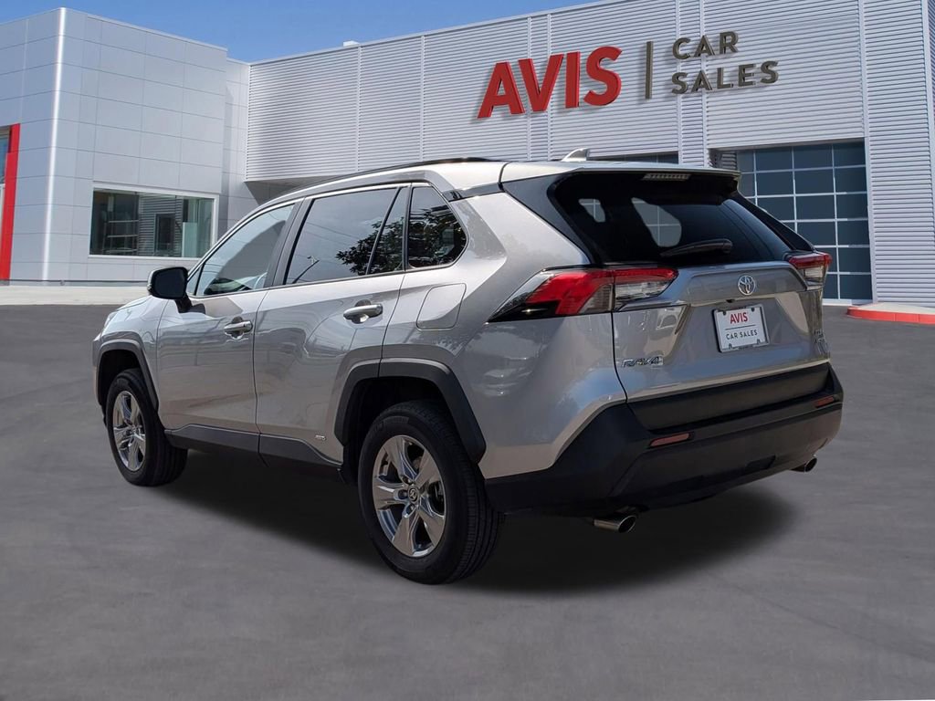 Used 2025 Toyota RAV4 XLE AWD/4WD image 3