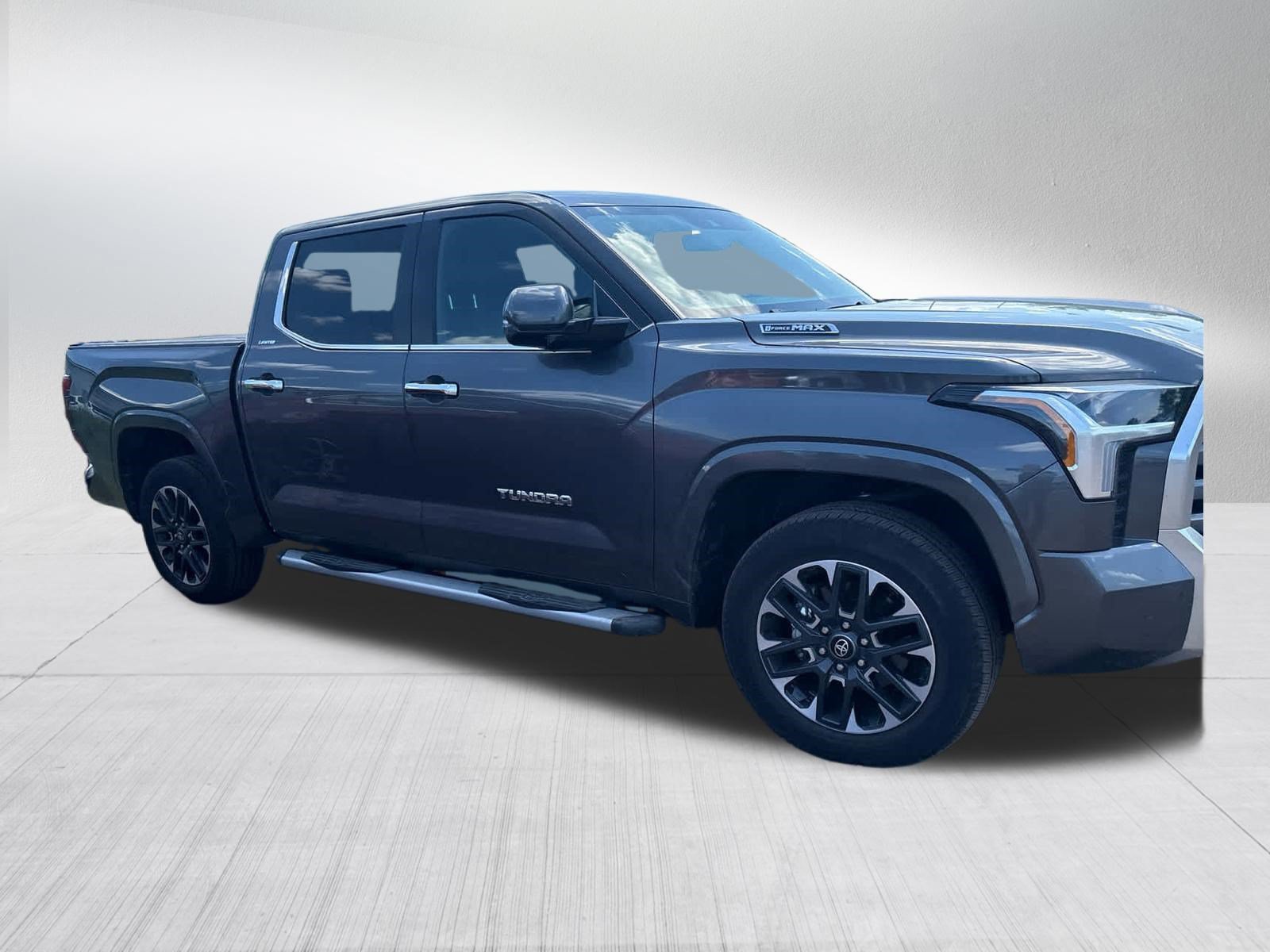 Certified 2025 Toyota Tundra Limited AWD/4WD image 9