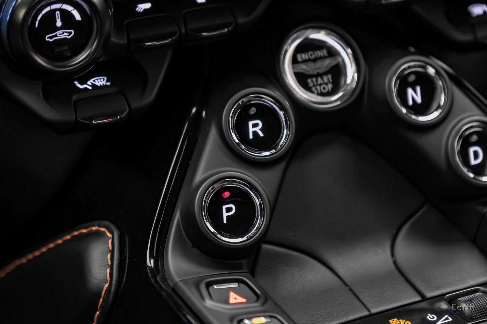 Used 2020 Aston Martin V8 Vantage Coupe RWD image 68