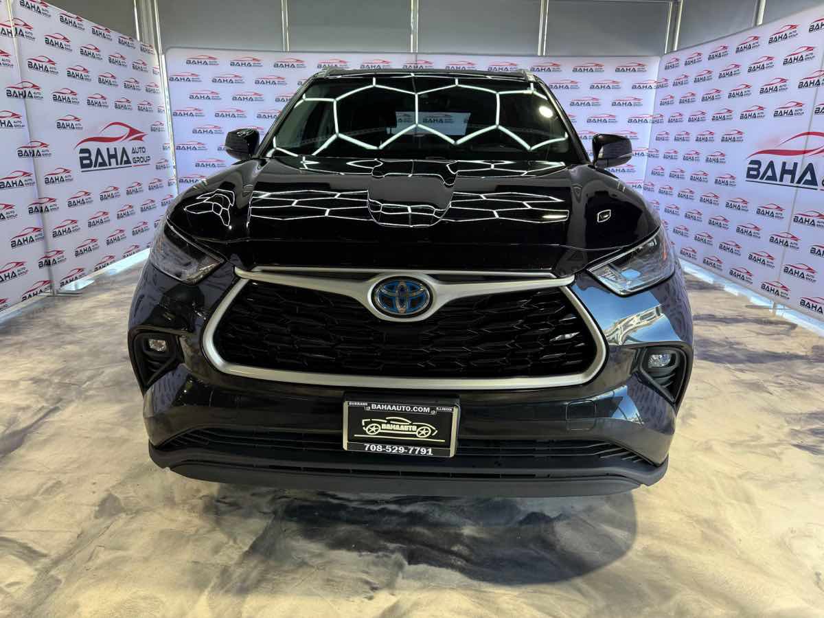 Used 2022 Toyota Highlander XLE AWD/4WD image 5