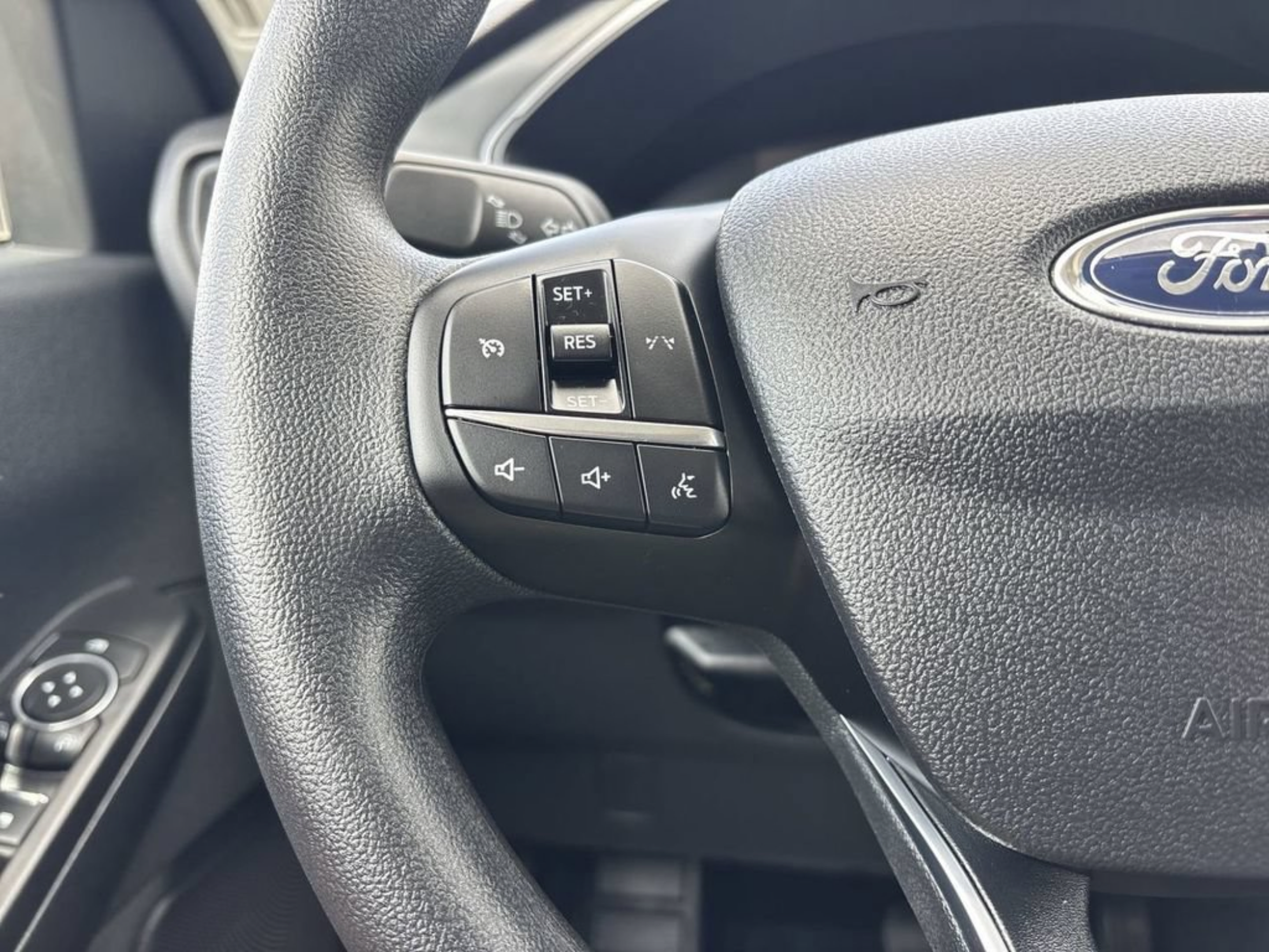 Used 2025 Ford Escape Active AWD/4WD image 35