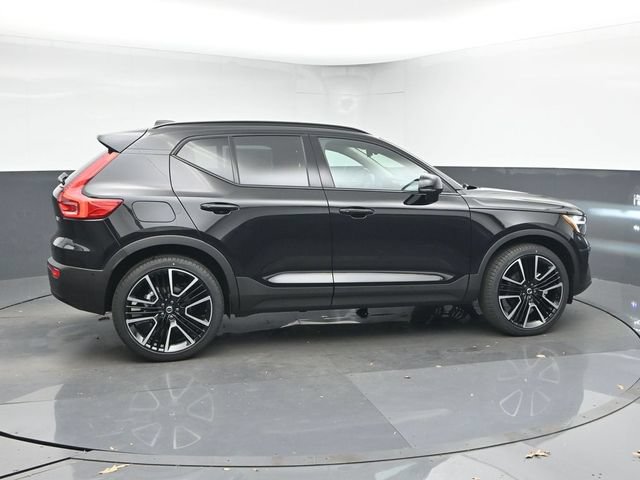 New 2026 Volvo XC40 B5 Ultra w/ Protection Package Premier AWD/4WD image 8