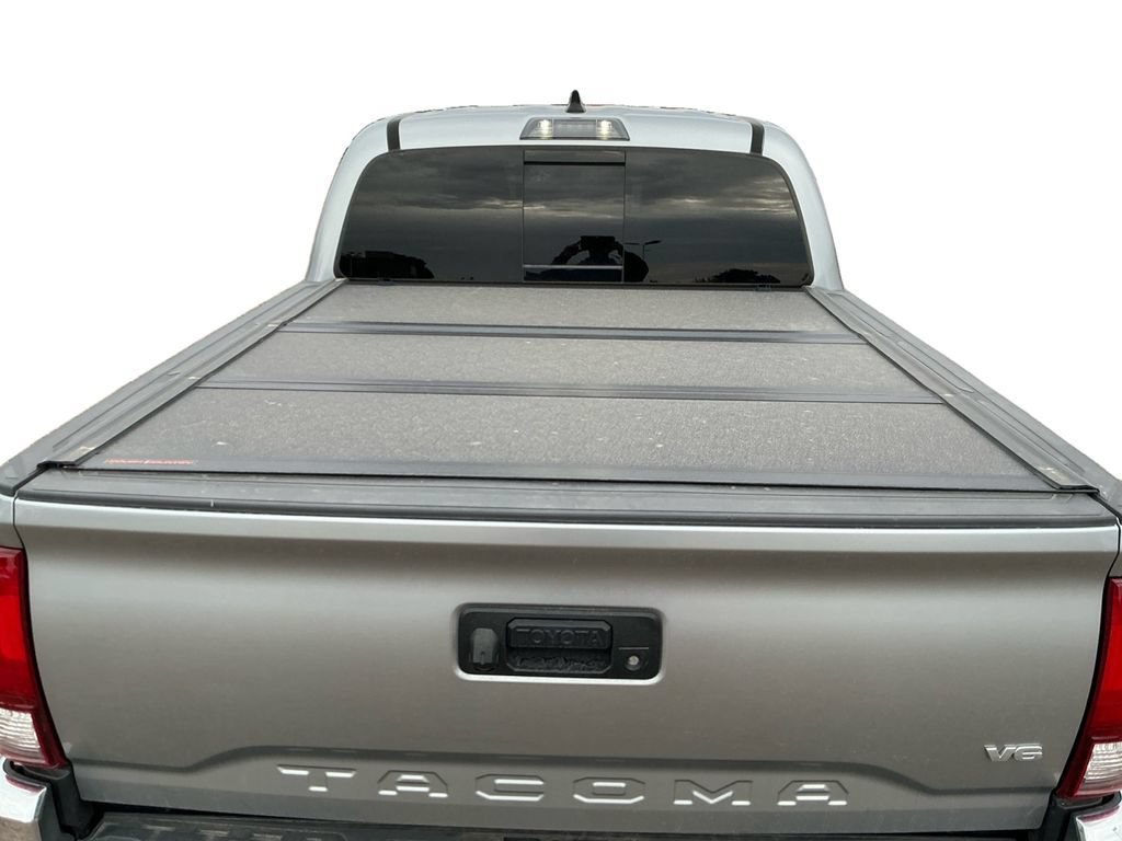 Used 2022 Toyota Tacoma SR5 RWD image 20