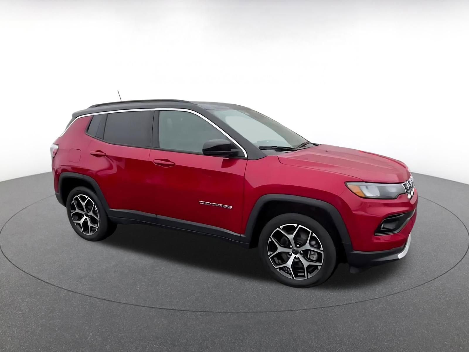 Used 2025 Jeep Compass Limited AWD/4WD image 2