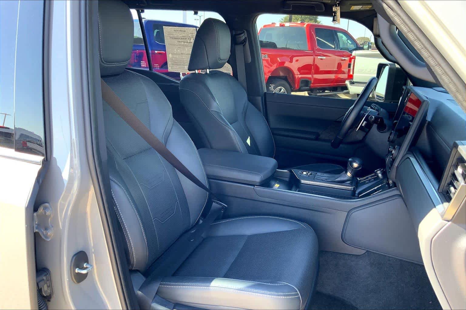 Used 2024 Lexus GX 550 AWD/4WD image 9