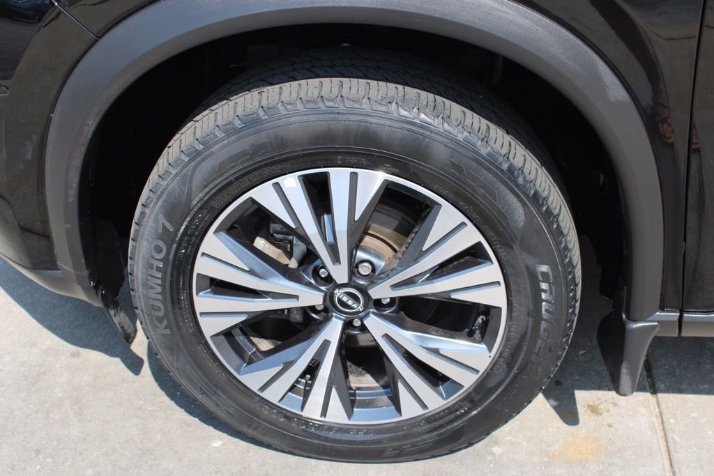 Used 2023 Nissan Rogue SV image 12