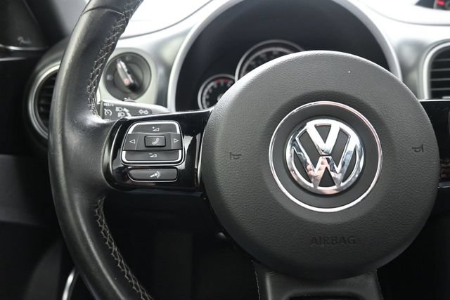 Used 2013 Volkswagen Beetle R-Line FWD image 23