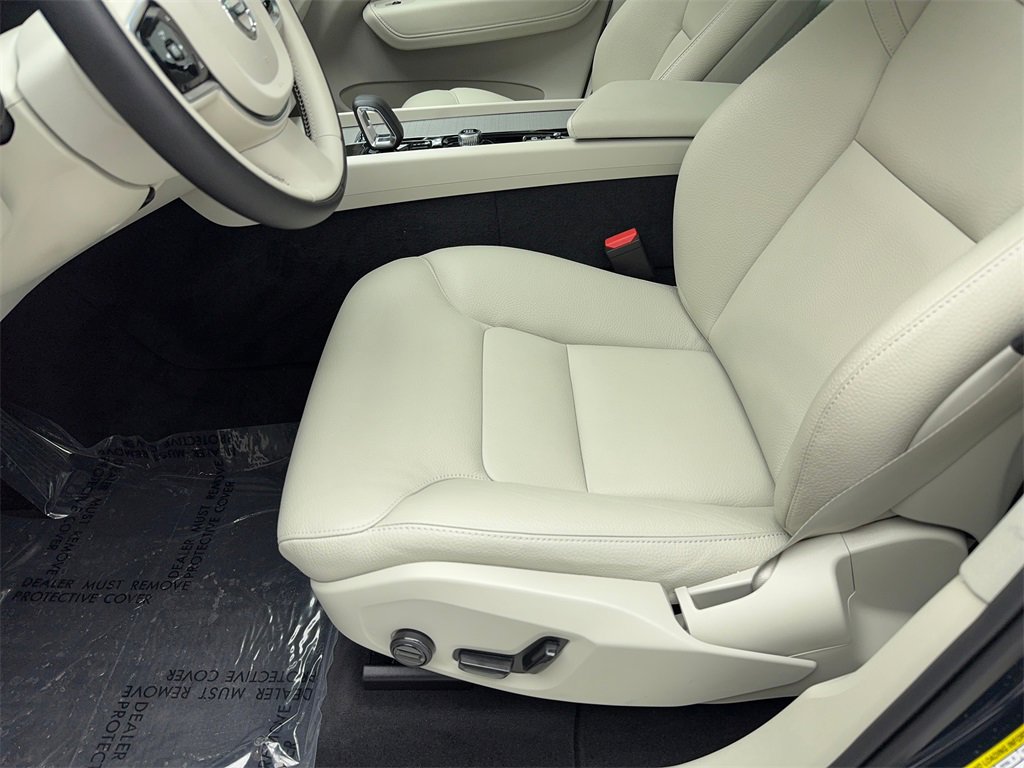 Used 2025 Volvo XC60 T8 Plus w/ Protection Package Premier image 37