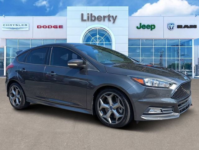 Used 2018 Ford Focus ST FWD video 1