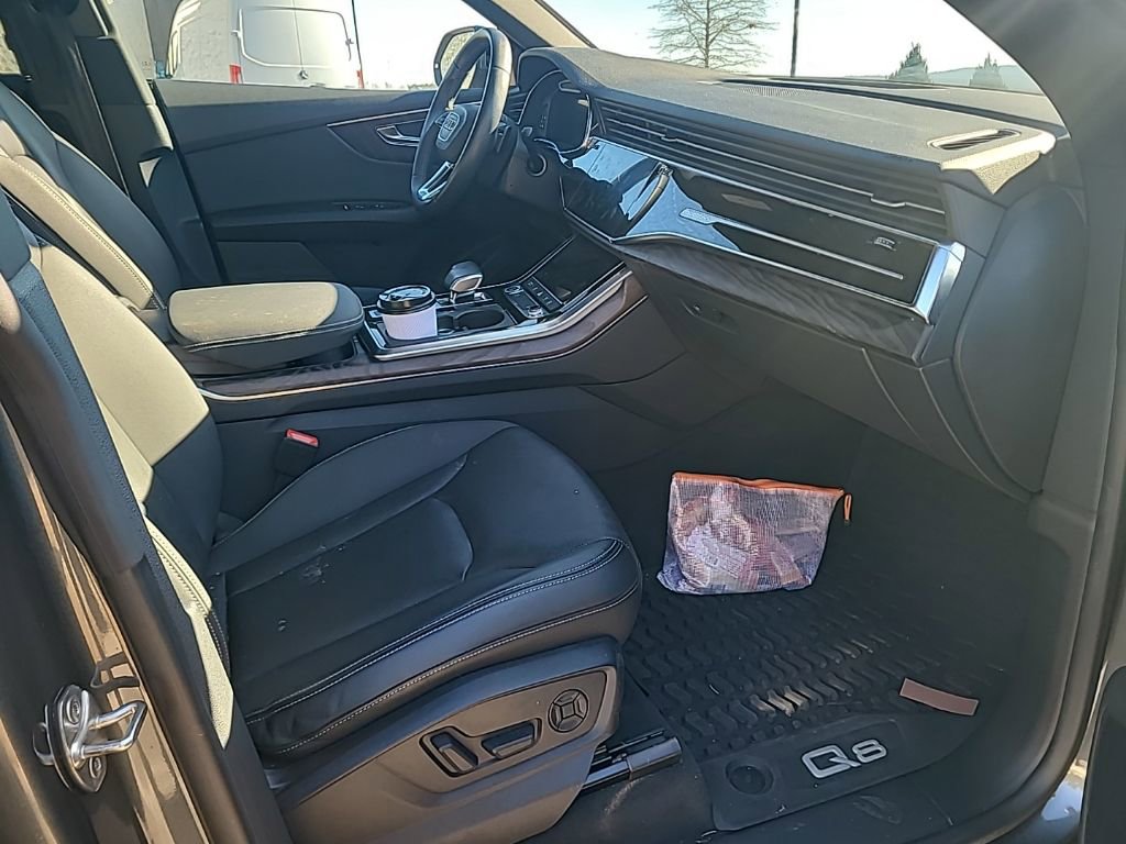 Used 2021 Audi Q8 Premium Plus w/ Premium Plus Package image 21
