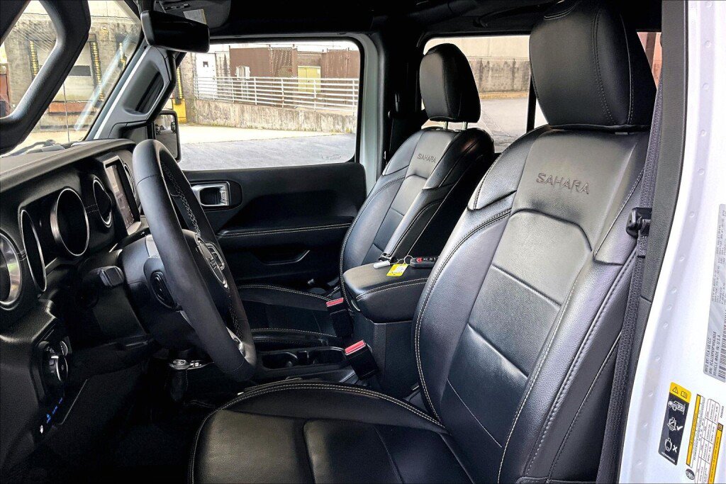 Used 2023 Jeep Wrangler Unlimited Sahara w/ Cold Weather Group AWD/4WD image 14