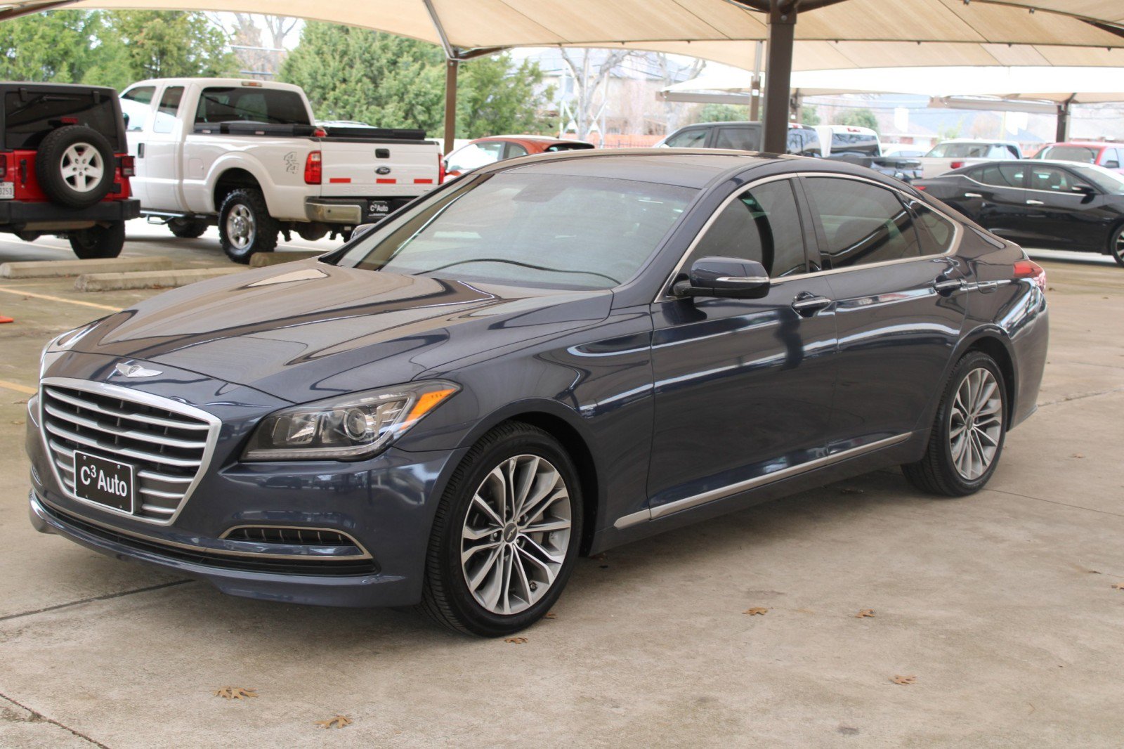 Used 2015 Hyundai Genesis 3.8 image 4