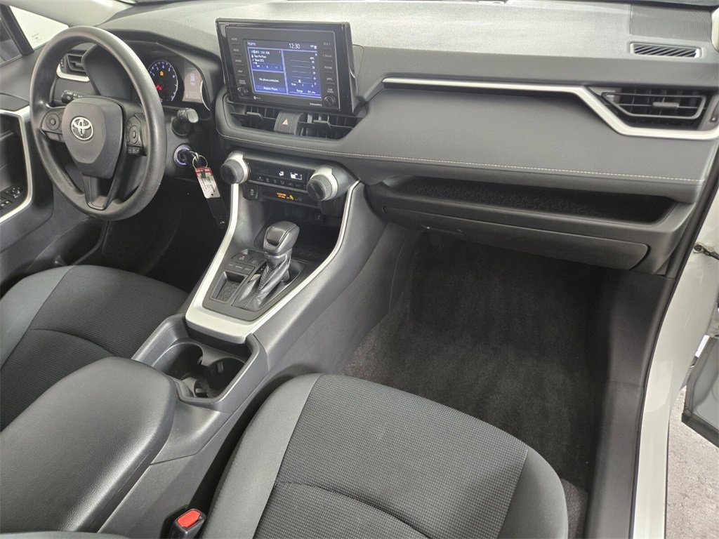 Used 2020 Toyota RAV4 LE image 20