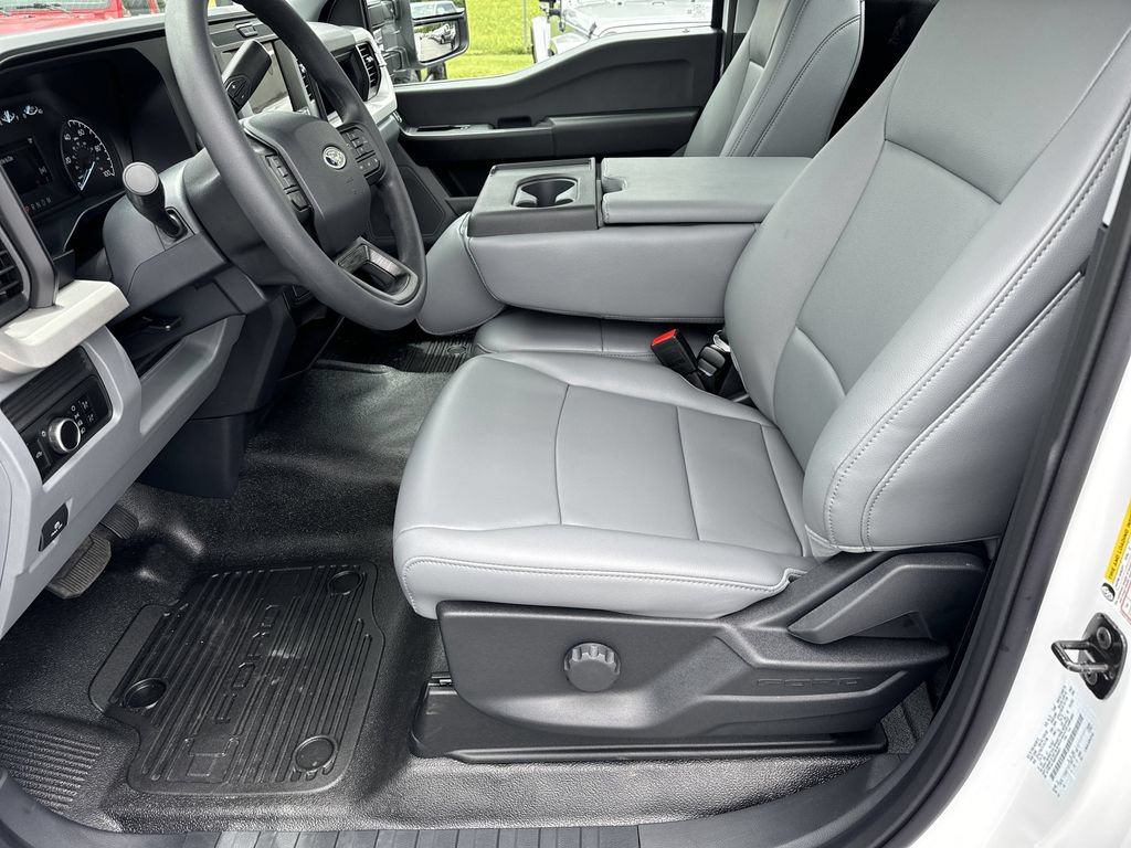 New 2025 Ford F250 XL w/ 360-Degree Camera Package RWD image 10