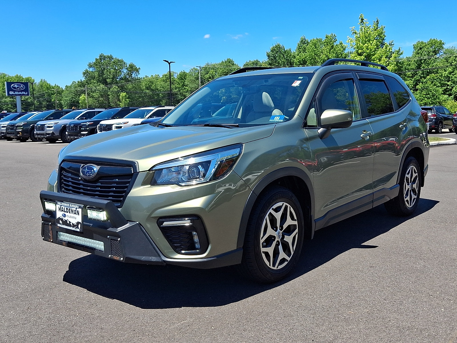 Used 2020 Subaru Forester Premium AWD/4WD image 3