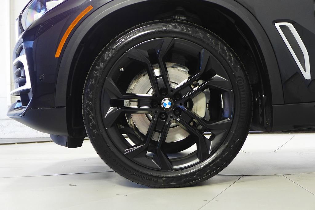 Used 2023 BMW X5 xDrive40i w/ Parking Assistance Package image 5