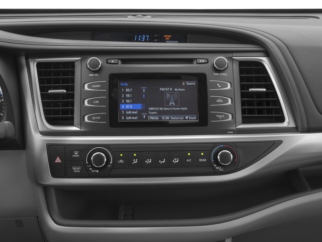 Used 2017 Toyota Highlander Plus AWD/4WD image 9