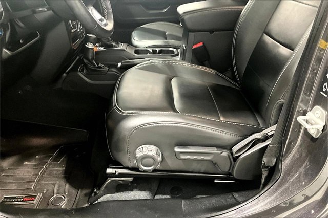 Used 2022 Jeep Wrangler Unlimited Sahara w/ Cold Weather Group image 19