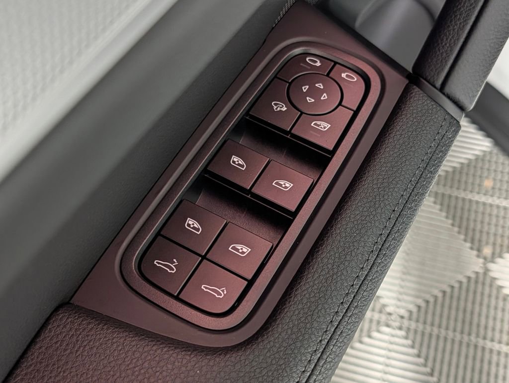 Certified 2025 Porsche Cayenne Coupe image 26