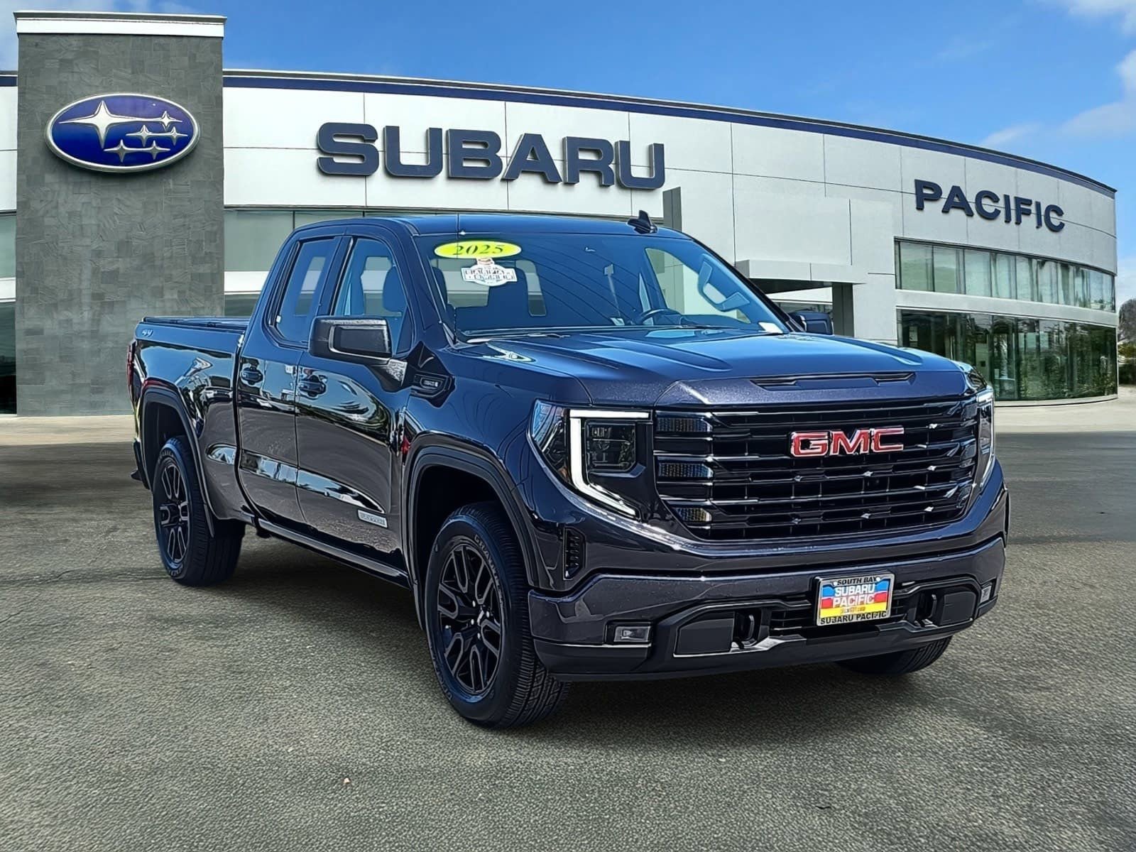 Used 2025 GMC Sierra 1500 Elevation image 1