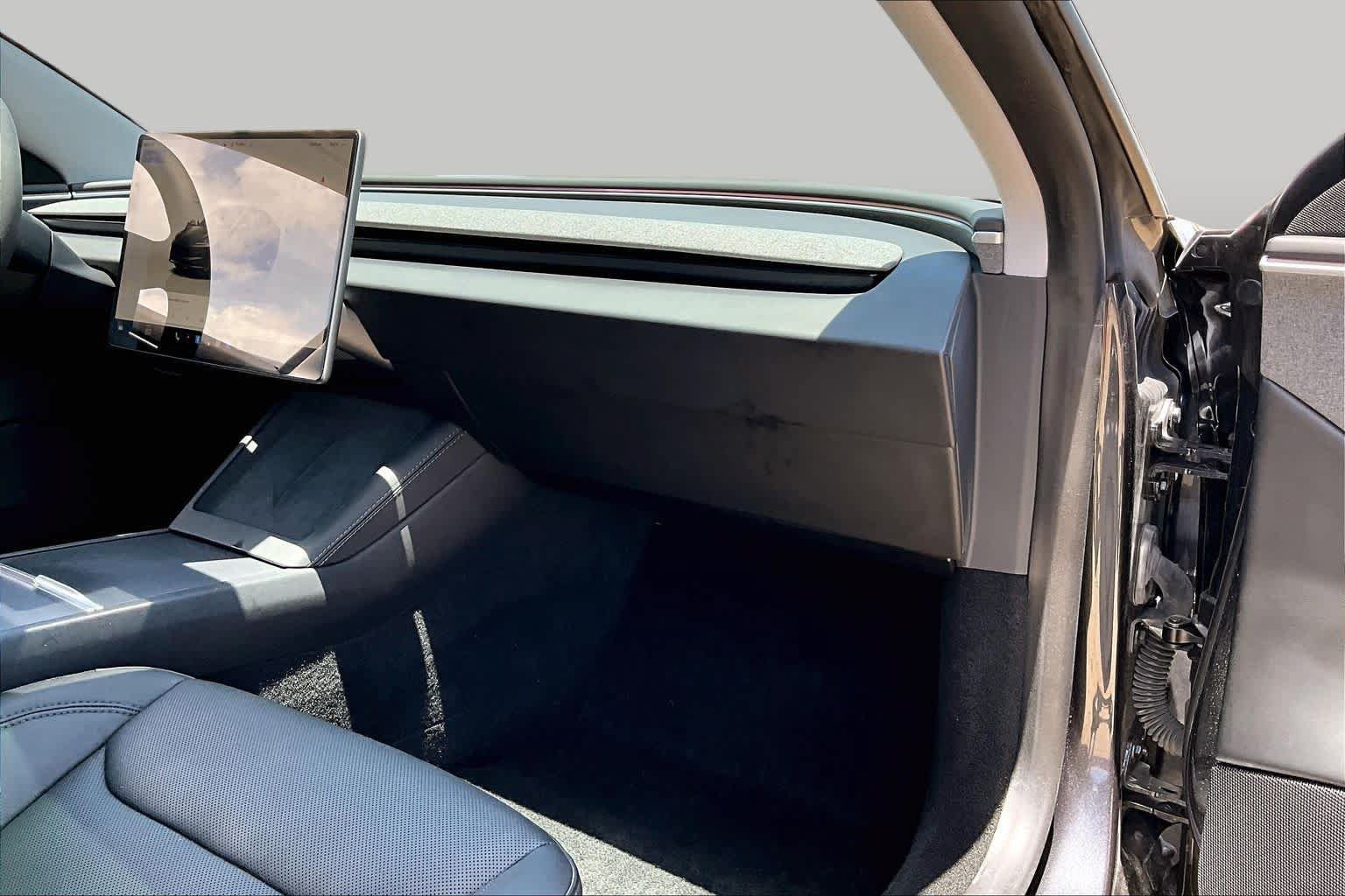 Used 2024 Tesla Model 3 Standard Range RWD image 17