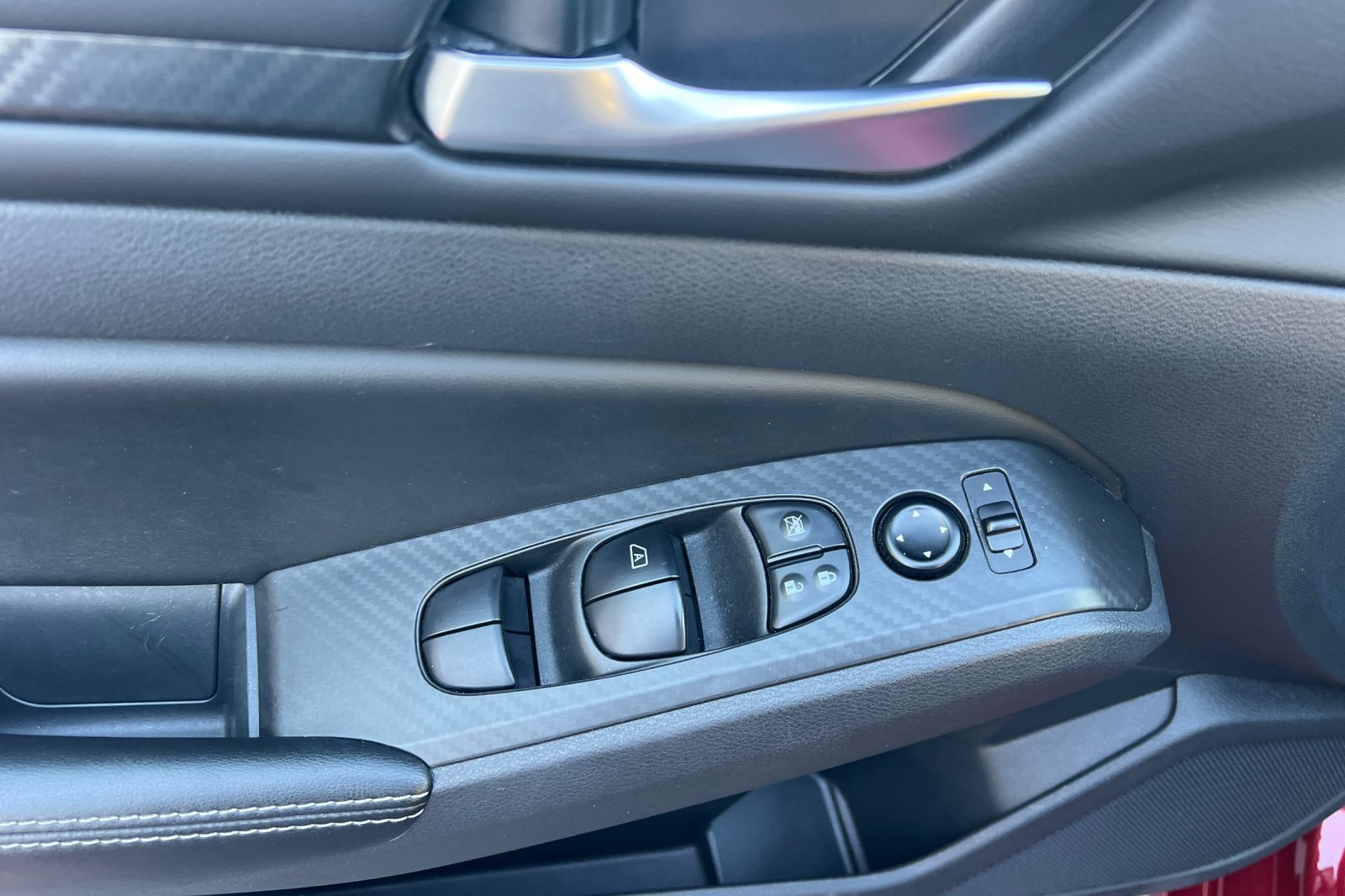 Used 2024 Nissan Altima 2.5 SV image 12