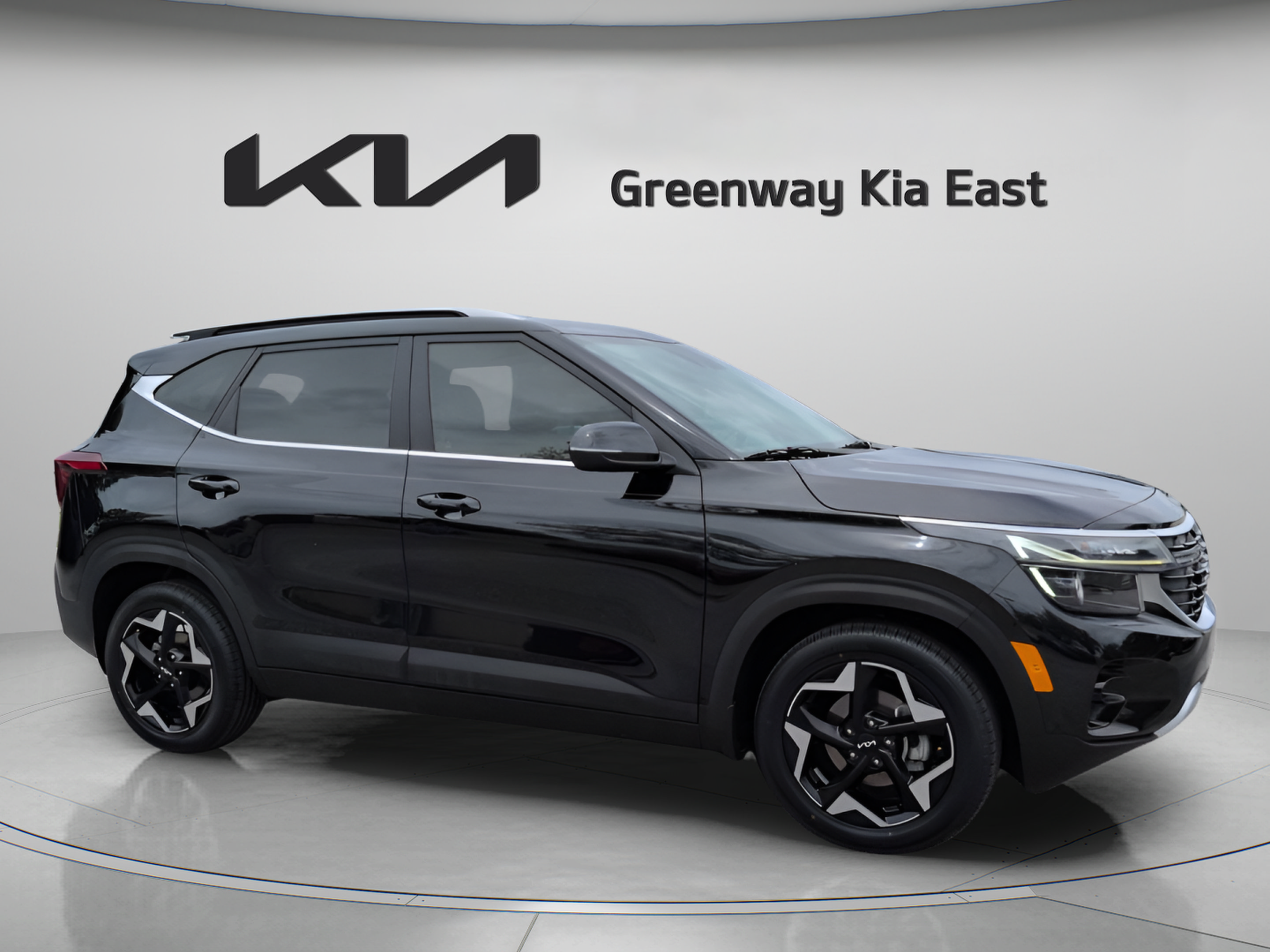Certified 2024 Kia Seltos EX FWD image 3