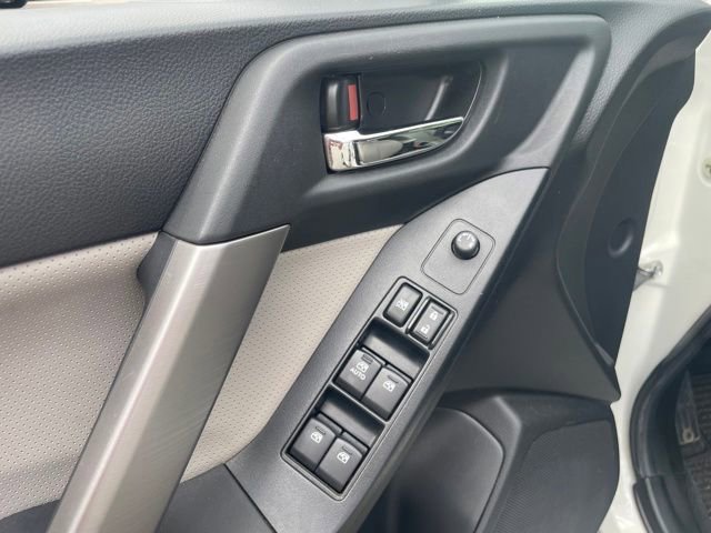 Used 2015 Subaru Forester 2.5i Limited AWD/4WD image 18