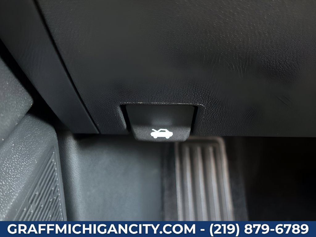 New 2027 Chevrolet Equinox RS FWD image 24