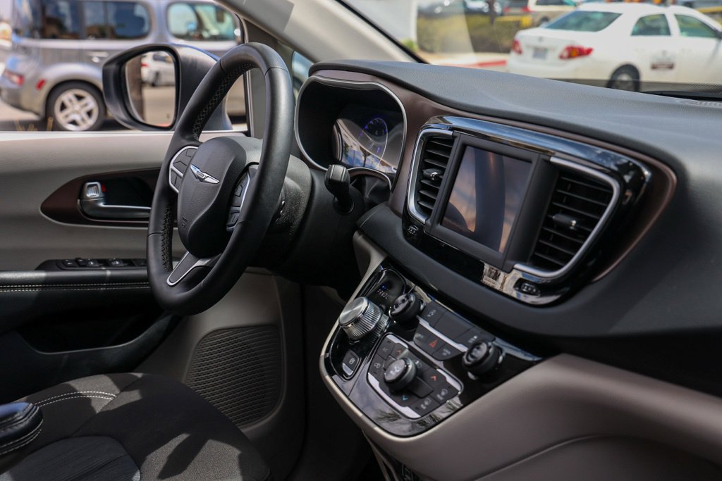 Used 2024 Chrysler Voyager LX FWD image 20