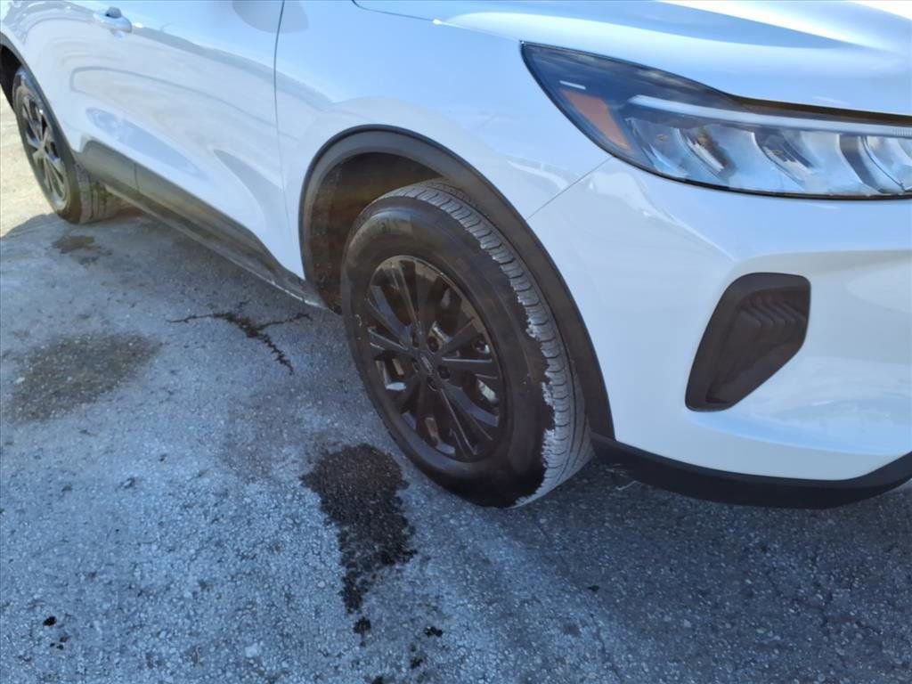 Certified 2025 Ford Escape Active image 5