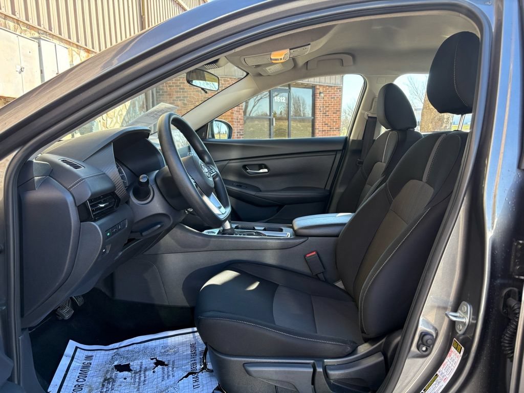 Used 2025 Nissan Sentra SV FWD image 17